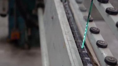Cam işleme ve ürünler için üretim fabrikasında pencere camı için bantlı konveyör