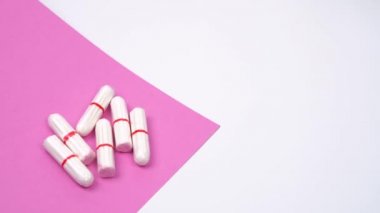 kadın el adet döneminde hijyenik tamponlar, kişisel bakım ürünleri alternatif olarak adet fincan seçer