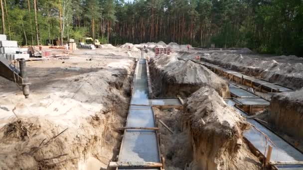 Fundação Futuro Edifício Nas Trincheiras Derramou Fundação Edifício Tiras Concreto — Vídeo de Stock