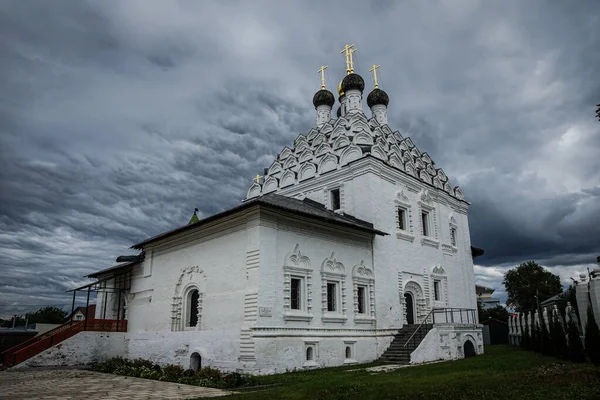 Церква Сіре Небо — стокове фото