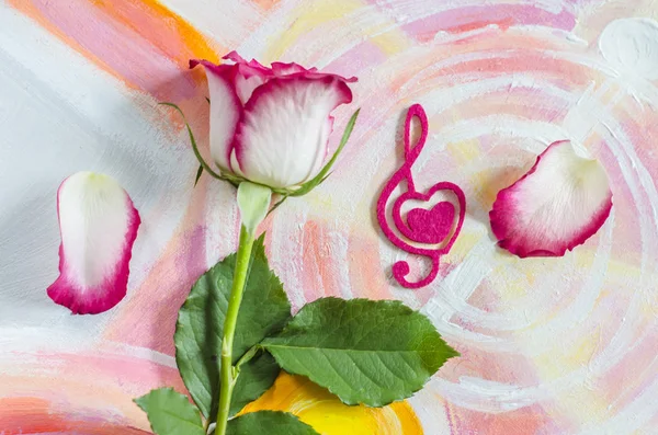 Τριαντάφυλλο Μια Διακοσμητική Καρδιά Μορφή Της Ένα Τριπλό Clef Ροζ — Φωτογραφία Αρχείου