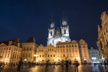 Prague, Çek Cumhuriyeti. Mayıs 2018. Eski Şehir Meydanı Prag, Çek Cumhuriyeti için gece görünümü