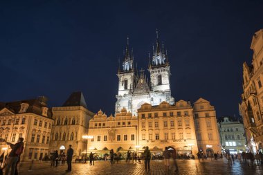  Prague, Çek Cumhuriyeti. Mayıs 2018. Eski Şehir Meydanı Prag, Çek Cumhuriyeti için gece görünümü