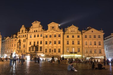 Prague, Çek Cumhuriyeti. Mayıs 2018. Eski Şehir Meydanı Prag, Çek Cumhuriyeti için gece görünümü