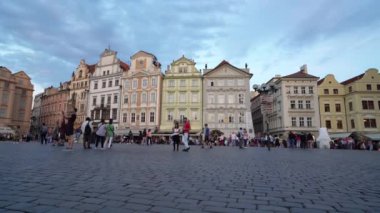 Prague, Çek Cumhuriyeti. Mayıs 2018. Eski Şehir Meydanı günbatımı, Prague, Çek Cumhuriyeti için genel bakış
