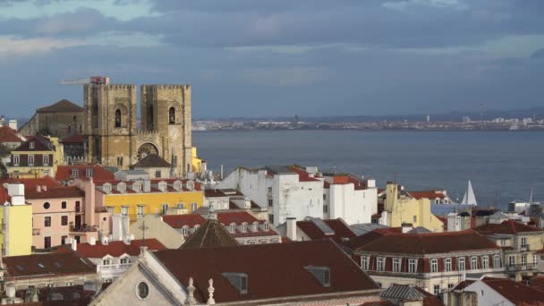 Lissabon Portugal April 2018 Flygfoto Över Takåsarna Alfama Distriktet Lissabon — Stockvideo
