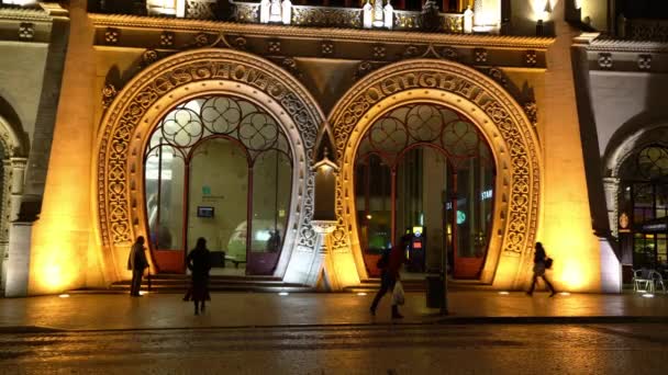 Lisboa Portugal Abril 2018 Vista Noturna Fachada Estação Ferroviária Rossio — Vídeo de Stock