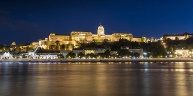 Budapeşte, Macaristan. Temmuz 2018. Budapeşte, Macaristan'ın kalesinin panoramik görünümü