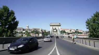 Budapeşte, Macaristan. Temmuz 2018. Budapeşte - timelapse zincirleri Bridge'de