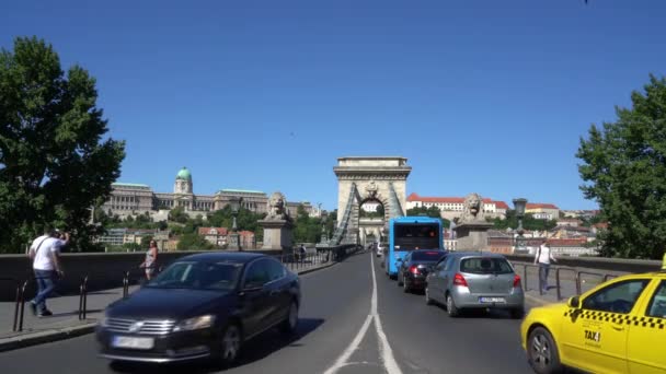 Budapest Hungría Julio 2018 Tráfico Puente Las Cadenas Budapest Hungría — Vídeo de stock