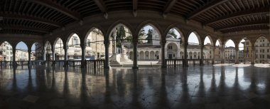 Loggia del Lionello Udine içinde panoramik görüntü