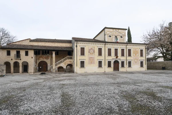 意塞托尔 雷盖纳 意大利弗留利 威尼斯朱利亚地区 2019年1月12日 中世纪的塞托尔 雷盖纳修道院院子里的市政厅所在地 — 图库照片