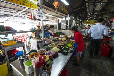 Kuala Lumpur, Malezya. Ocak 2019. Kuala Lumpur, Malezya, Çin Mahallesi'ndeki sokaklarda Restoran görünüm