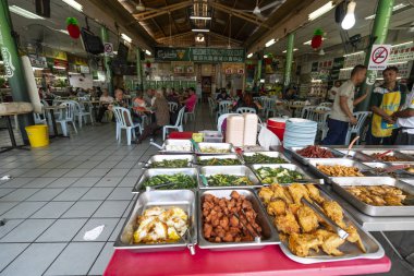 Kuala Lumpur, Malezya. Kuala Lumpur, Malezya, Çin Mahallesi'ndeki sokaklarda Restoran Ocak 2019 A görünümü