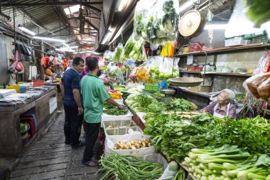 Kuala Lumpur, Malezya. Ocak 2019 tezgahları Kuala Lumpur adlı Çin mahallesindeki sokak gıda