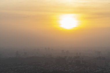Kuala Lumpur, Malezya. Ocak 2019. Gün batımında panoramik Kuala Lumpur, Malezya