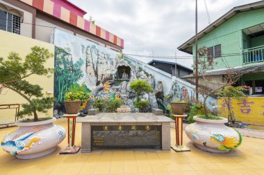 Pulau Ketam Adası, Malezya. Ocak 2019. Bir ada kare açık bir Taoist tapınakta