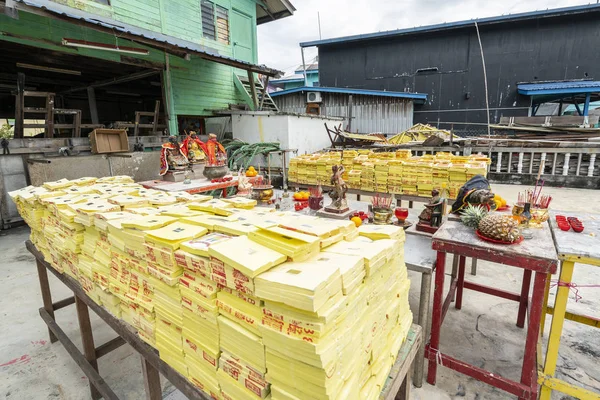 Ilha Pulau Ketam Malásia Janeiro 2019 Pacotes Folhetos Com Orações — Fotografia de Stock