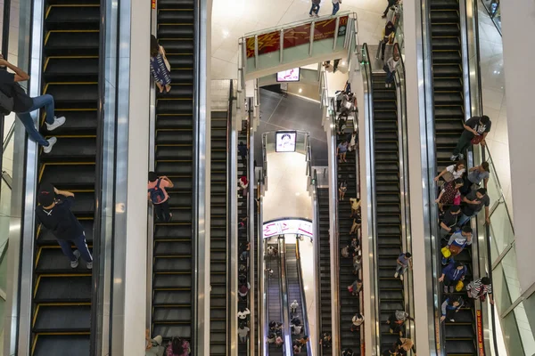 Kuala Lumpur Malásia Janeiro 2019 Algumas Escadas Rolantes Shopping Suria — Fotografia de Stock