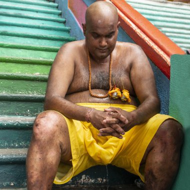 Kuala Lumpur, Malezya. Ocak 2019. Batu mağaraları tapınakları uzun merdiven üzerinde sadık yükselişi