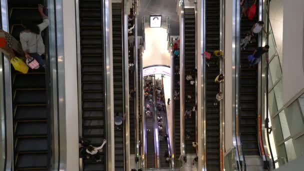 马来西亚吉隆坡 2019年1月 苏里亚购物中心内的自动扶梯 — 图库视频影像