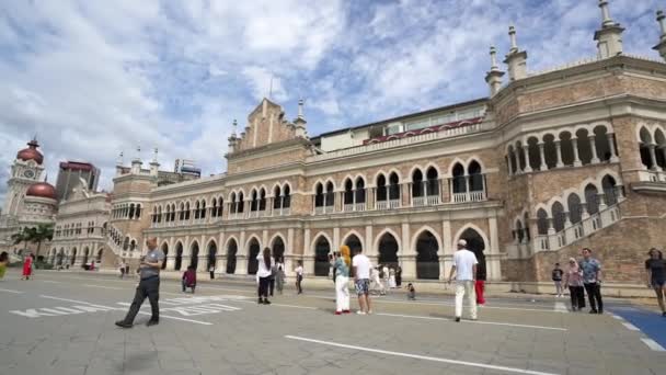 Kuala Lumpur Malasia Enero 2019 Los Turistas Frente Edificio Del — Vídeos de Stock