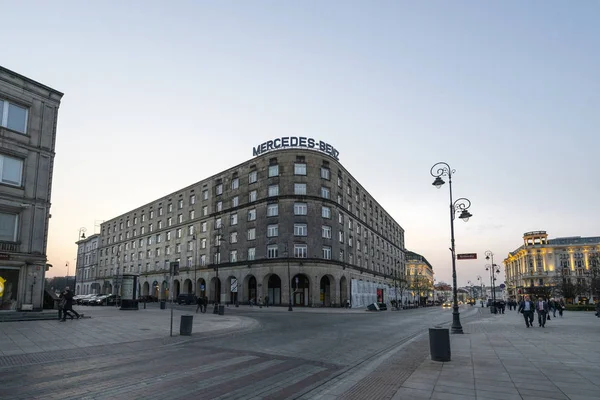 Edificio Mercedes Benz en Varsovia — Foto de Stock