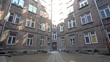 Varşova, Polonya. Nisan 2019. Walicow'un manzarası, Hafıza kalesi. Eski Varşova Gettosu kalıntıları arasında şimdiki bir müze projesi