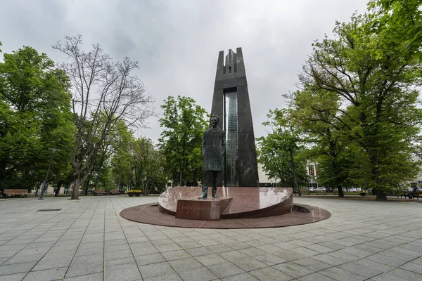 Vincas Kudirka statue in Vilniu — Stock Photo, Image