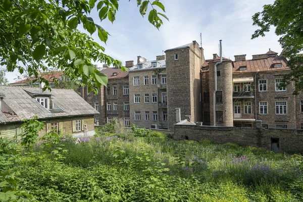 Edifícios antigos em Vilnius — Fotografia de Stock