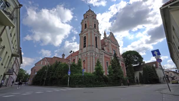 Vilnius Litvanya Mayıs 2019 Tüm Saints Cephe Katolik Kilisesinin Bir — Stok video