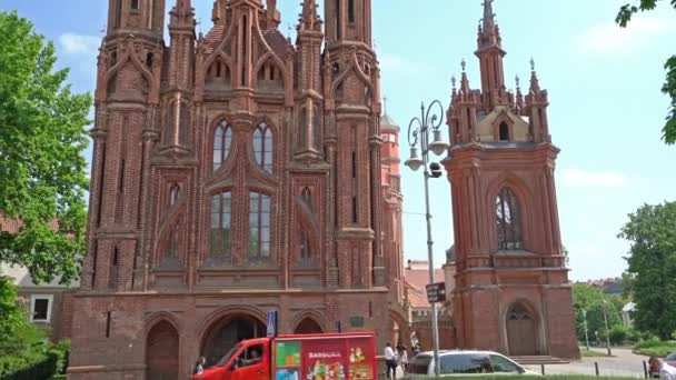 Vilna Lituania Mayo 2019 Vista Fachada Iglesia Santa Ana — Vídeos de Stock