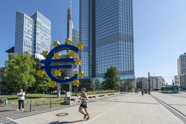 A frankfurti Eurotower — Stock Fotó