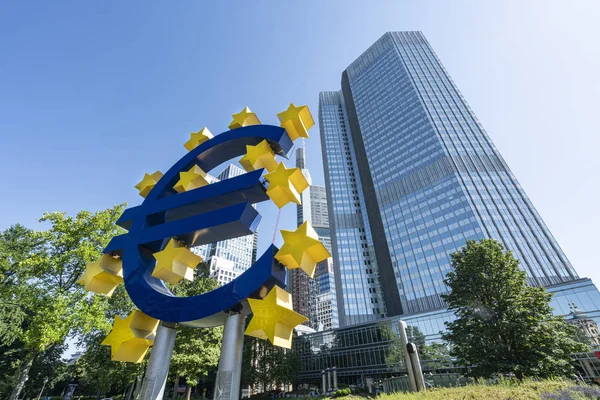 De Eurotower in Frankfurt — Stockfoto