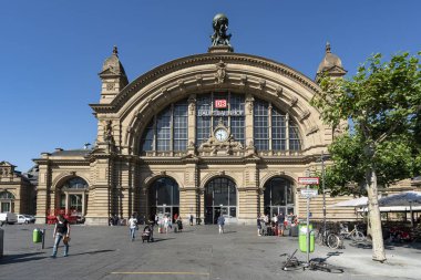 Frankfurt Hauptbahnhof tren istasyonu binası