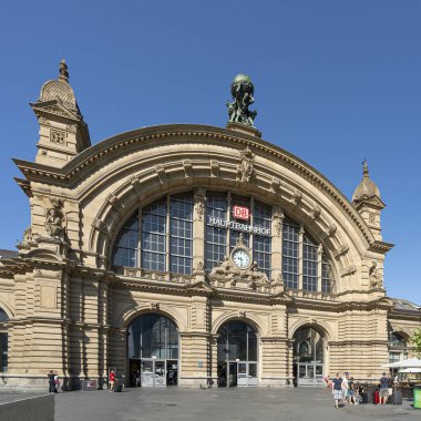 Frankfurt Hauptbahnhof tren istasyonu binası