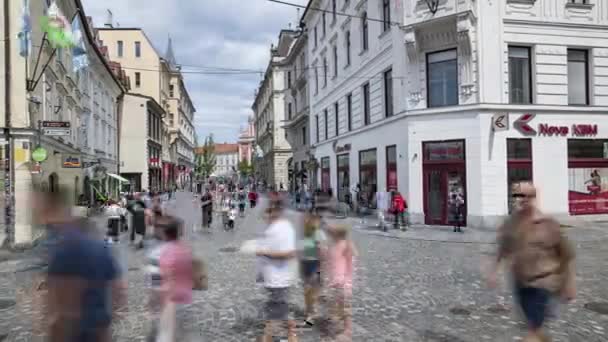 Ljubljana Slovenia Augustus 2019 Een Time Lapse Weergave Van Mensen — Stockvideo