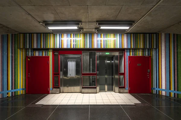 Stacja metra Vastra skogen w Sztokholmie — Zdjęcie stockowe