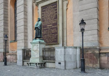 Stockhol'daki Olaus Petri heykeli