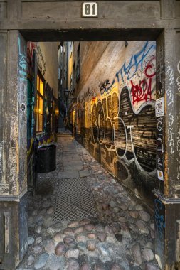 Stockholm merkezinde eski dar sokak