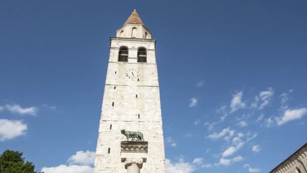 Column Nursing Wolf Symbol Rome Bell Tower Basilica Background Aquileia — Stock Video