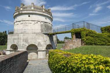 Ravenna, İtalya. 28 Temmuz 2020. Theodoric Anıtmezarının Dış Görünümü 