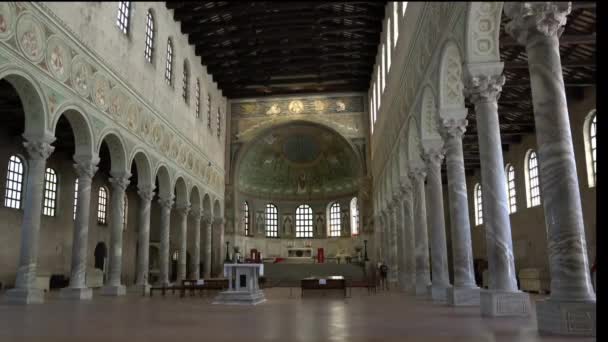 Равенна Италия Июля 2020 Года Внутренний Вид Базилики Аполлинаре Нуово — стоковое видео