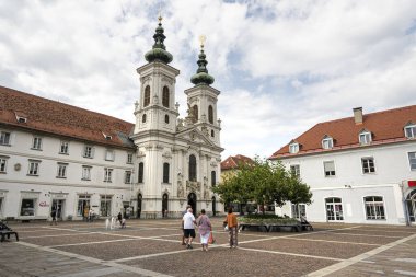 Graz, Avusturya. 20 Ağustos. Şehir merkezindeki Maria Hilfer Kilisesi 'nin dış görünüşü.
