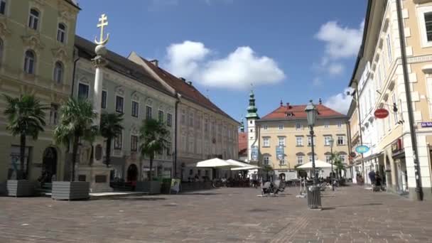 Klagfenfurt Austria Agosto 2020 Gente Caminando Plaza Alter — Vídeo de stock