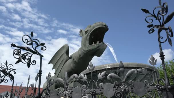 Клагенфурт Австрия Август 2020 Года Памятник Дракону Фонтана Линдвурм Центре — стоковое видео