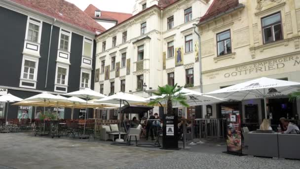 Graz Rakousko Srpen 2020 Třikrát Denně Štítu Budovy Náměstí Glockenspielplatz — Stock video