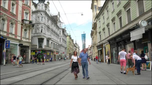 Graz Oostenrijk Augustus 2020 Sommige Mensen Lopen Herrengasse Straat Het — Stockvideo