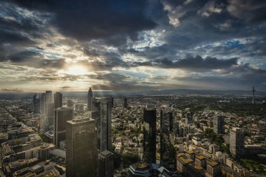 Frankfurt am Main, Temmuz 2019. Şehrin havadan panoramik görüntüsü