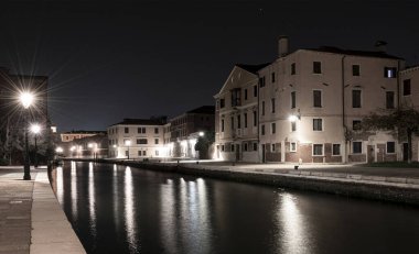 Venedik, İtalya. 8 Ekim 2020. Şehirde panoramik gece manzarası.